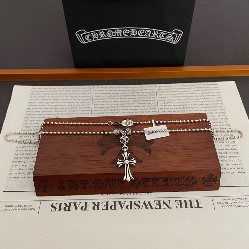 Ch*0me He**ts necklaces